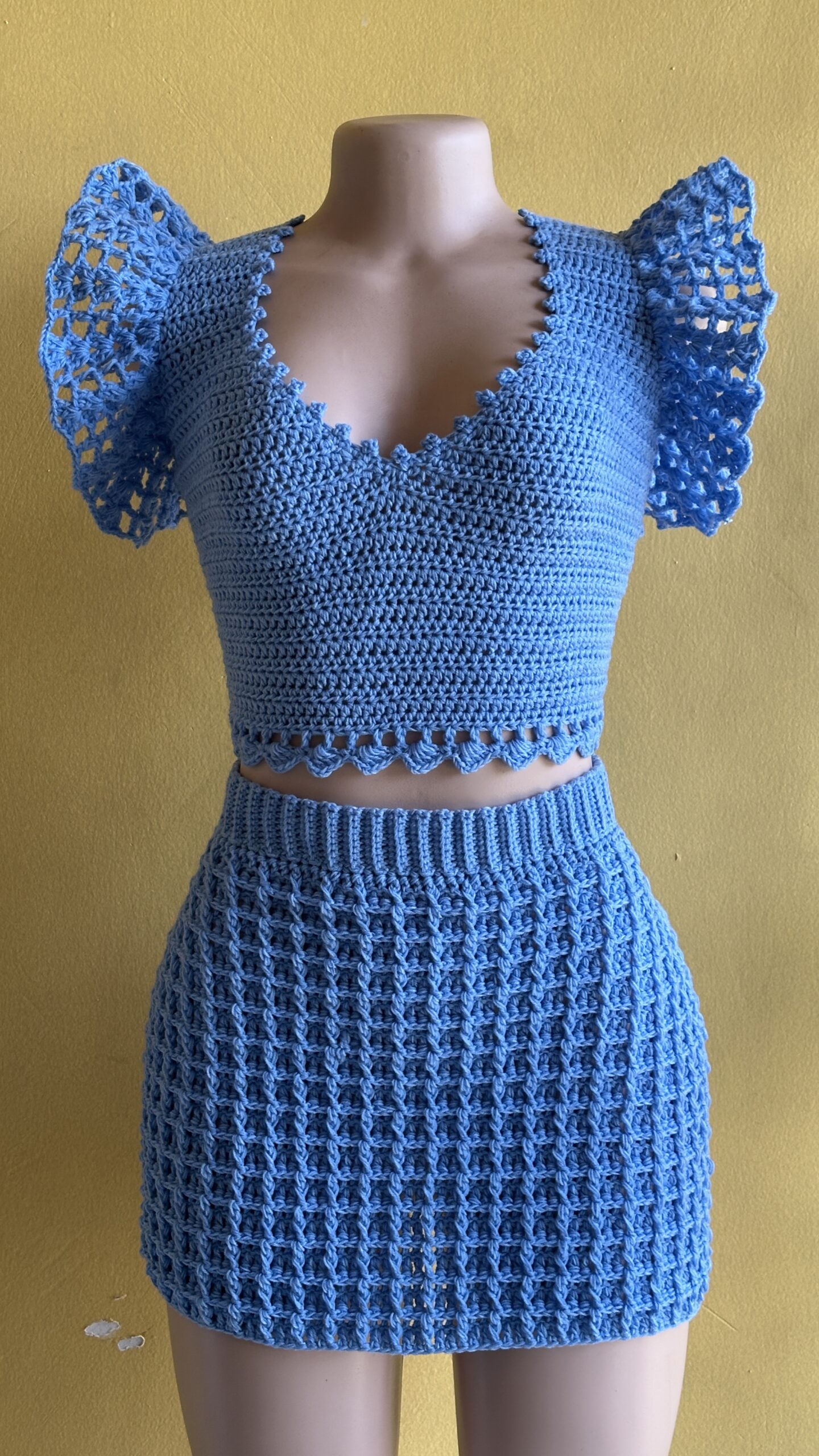 Apricity crochet top with back coverage